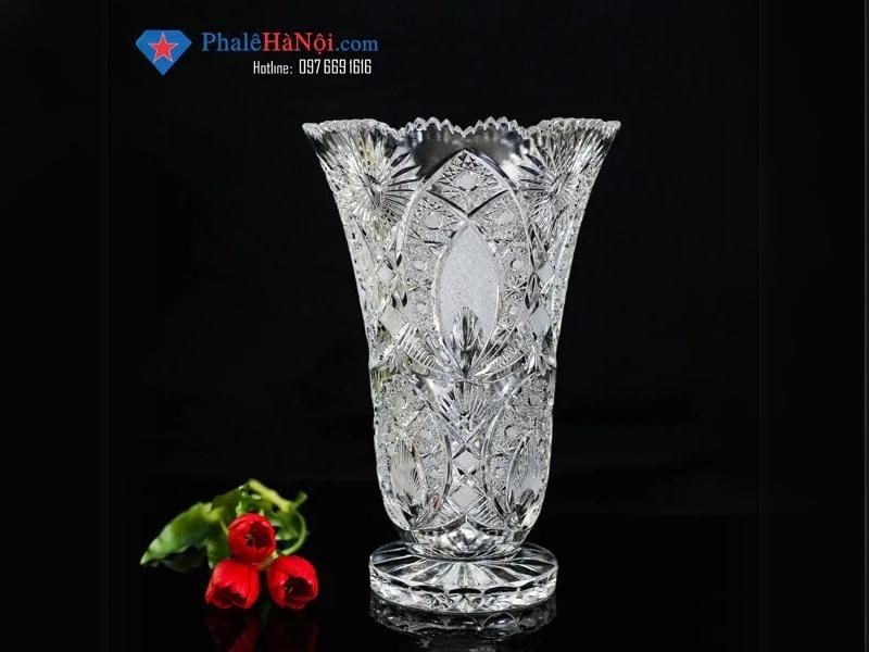 Mẫu bình hoa pha lê mài tại Pha Lê Hà Nội - Cửa hàng bán bình hoa pha lê chính hãng cao cấp giá rẻ tại quận Thanh Xuân