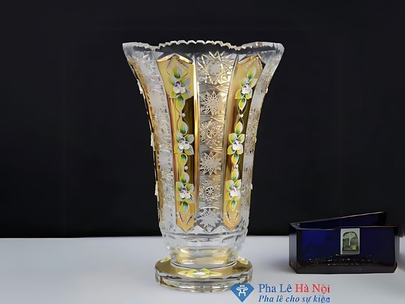 Tại sao nên chọn bình hoa pha lê Bohemia?