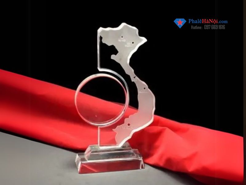 Mẫu cúp pha lê hình bản đồ Việt Nam