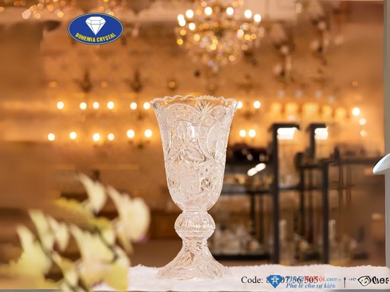Vì sao lọ hoa pha lê châu Âu được giới thượng lưu ưa chuộng?
