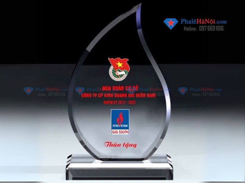 Kỷ niệm chương pha lê hình ngọn lửa