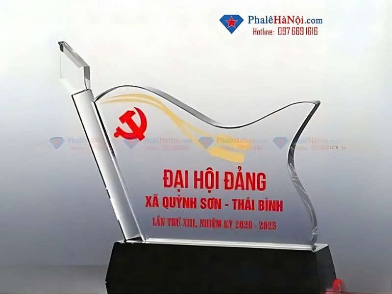 Kỷ niệm chương pha lê hình lá cờ