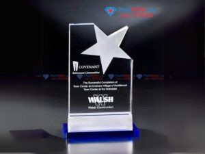 Xưởng làm biểu trưng logo uy tín - Pha Lê Hà Nội