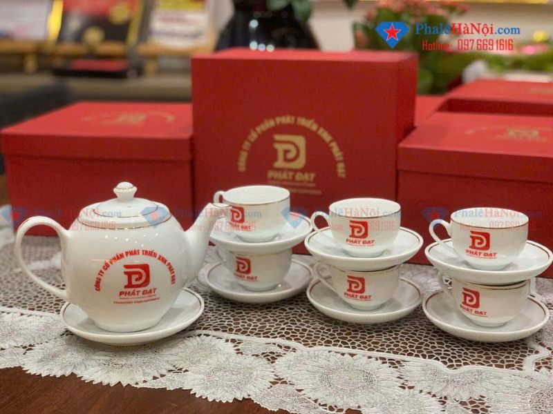 Bộ ấm chén Bát Tràng in logo thương hiệu