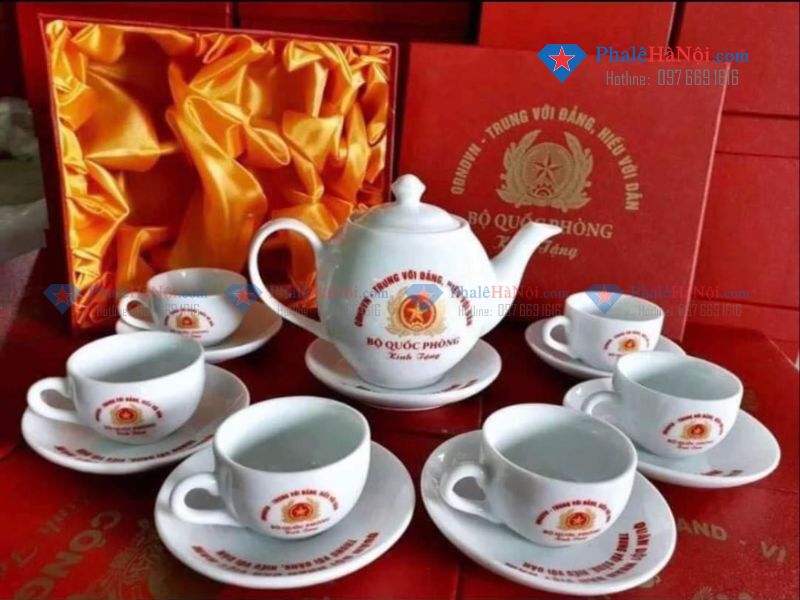Bộ ấm chén in logo Bộ Quốc Phòng